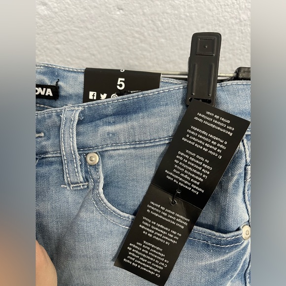 Fashion Nova Distressed Ankle Jeans - Picture 12 of 13